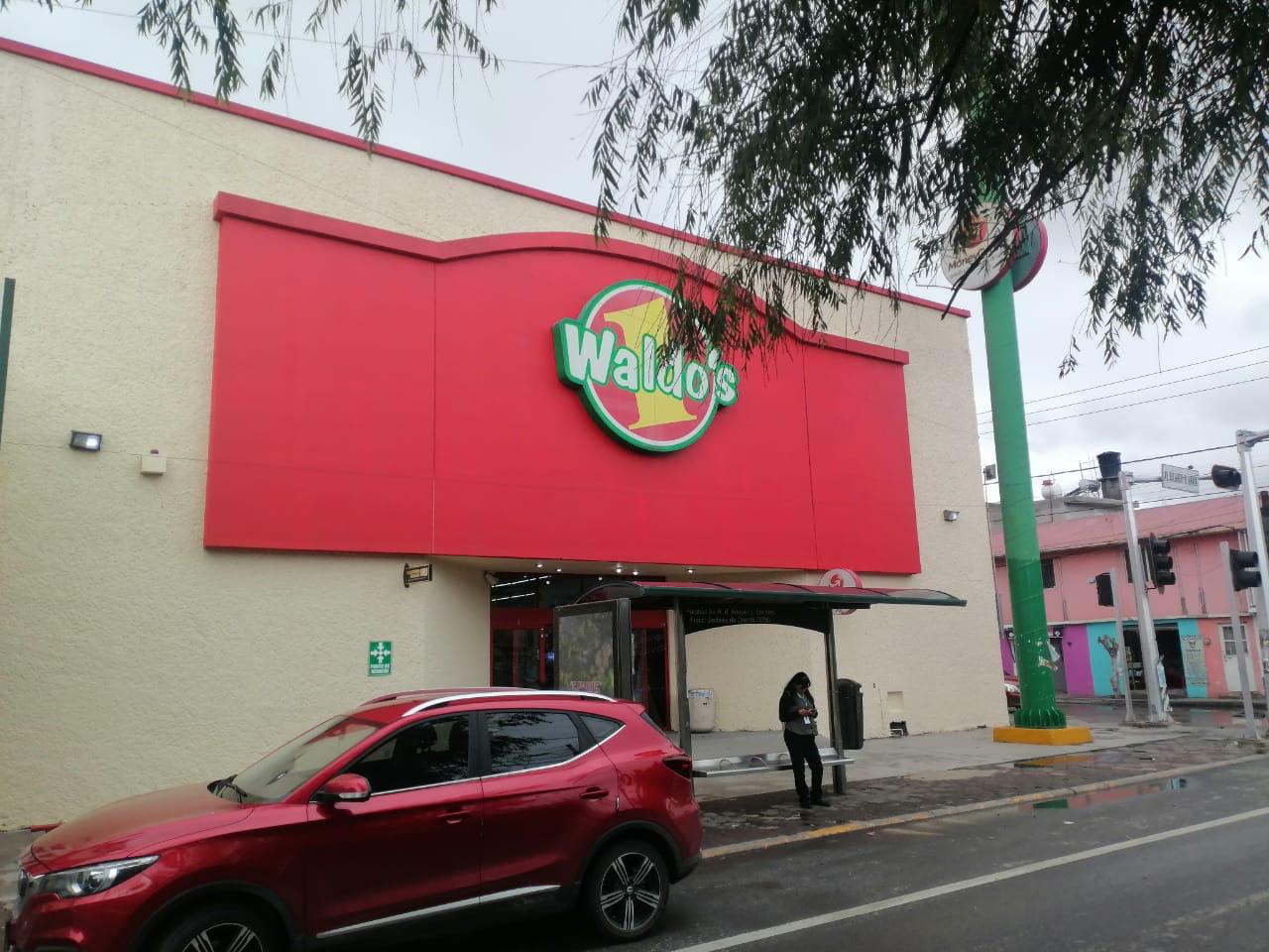 Waldo's renovado frente completo