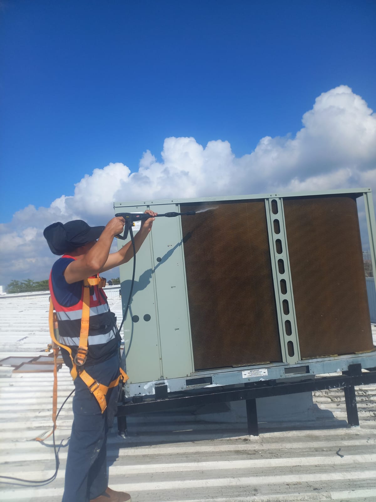 Limpieza con agua a presion HVAC
